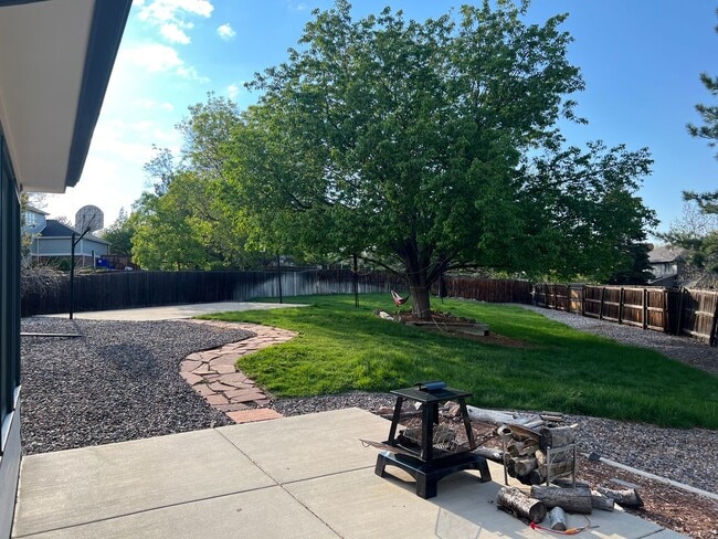 Building Photo - 10995 Allison Ct