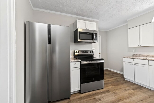 Building Photo - 1930 Stevens Ave