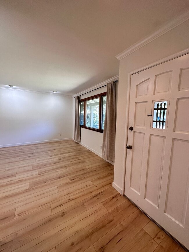 Building Photo - Three bedroom home