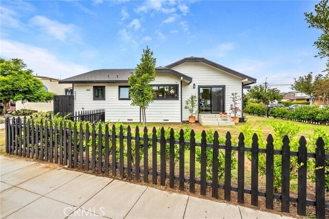 Primary Photo - 2315 Andreo Ave