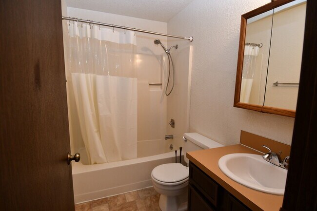 Building Photo - 314 NW Tumlin Ave