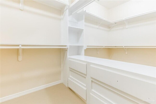 Building Photo - 16 N "E" St