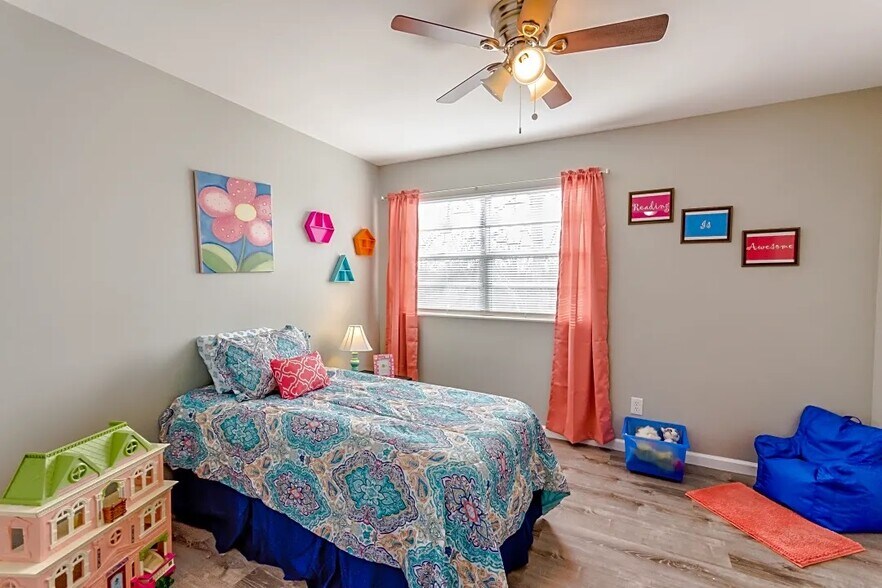 Bedroom 1 - 9 Fordyce Mnr