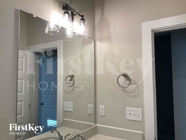 Building Photo - 130 Avalon Wy