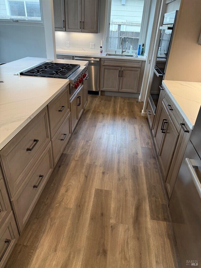 Building Photo - 16 Harbor View Ct