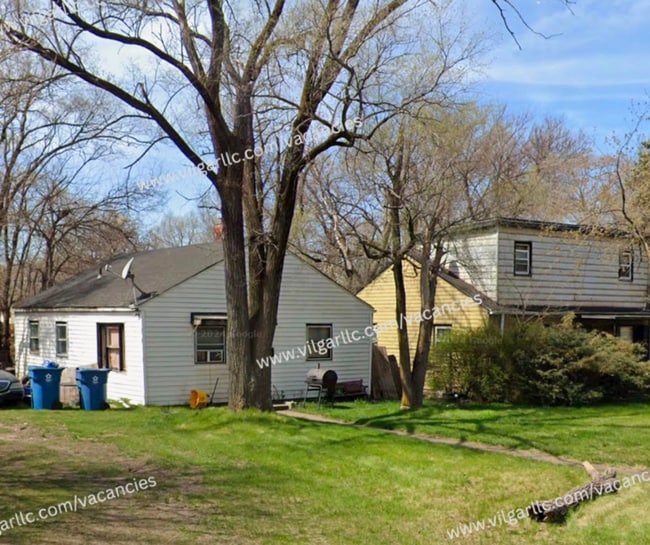 Building Photo - 260 Van Buren St