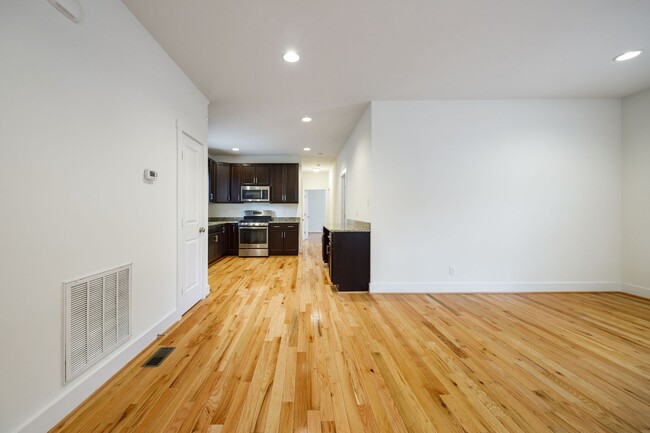 Building Photo - 408 N Robinson St