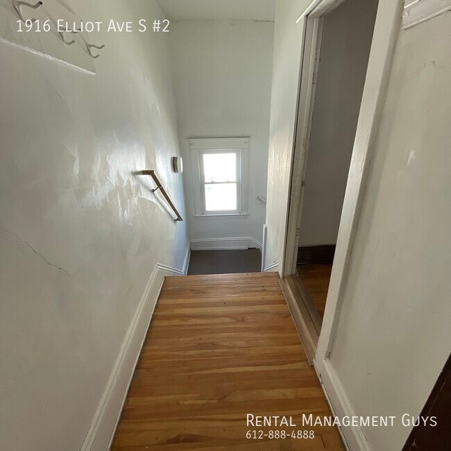 Building Photo - 1916 Elliot Ave