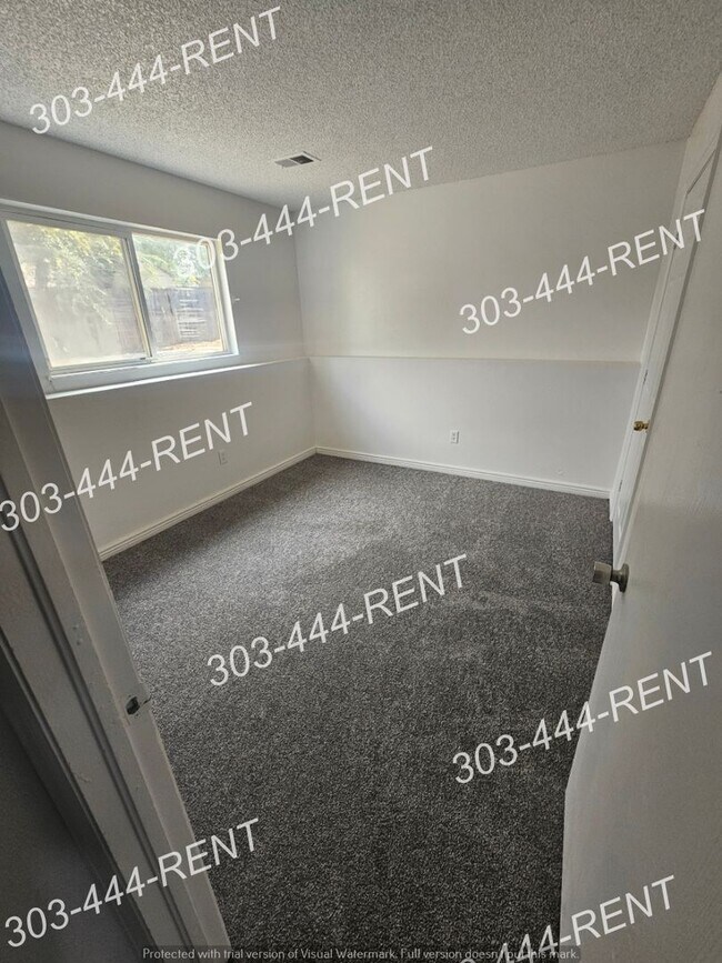 Building Photo - Beautifully Updated 4 Bed 2 Bath home in Denver