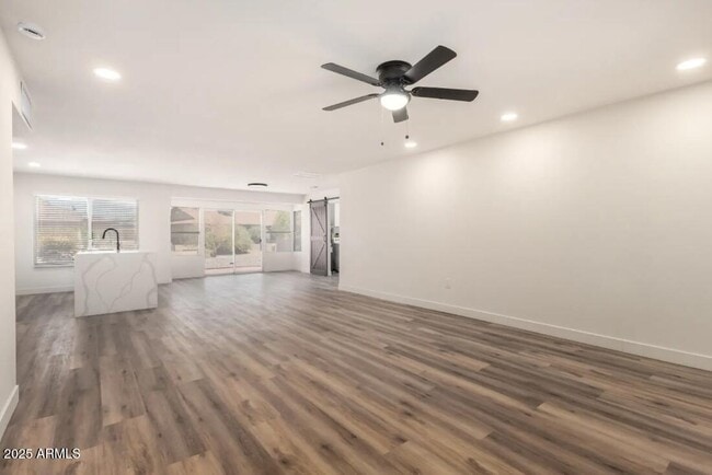 Building Photo - 17615 N Whispering Oaks Dr