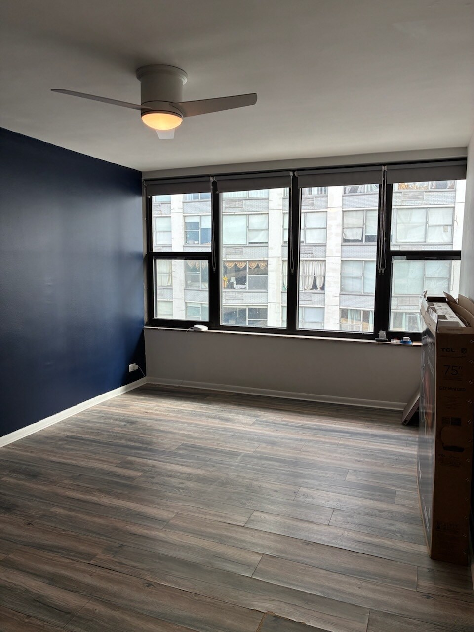 Building Photo - 5801 N Sheridan Rd
