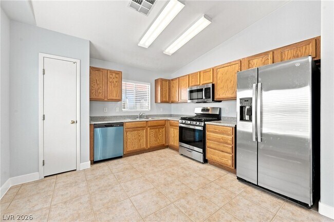 Building Photo - 6060 Allred Pl