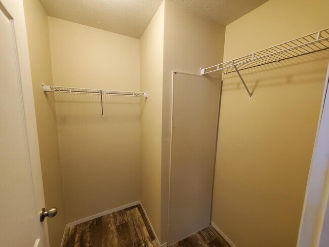 Building Photo - 8 Parakeet Hill Dr