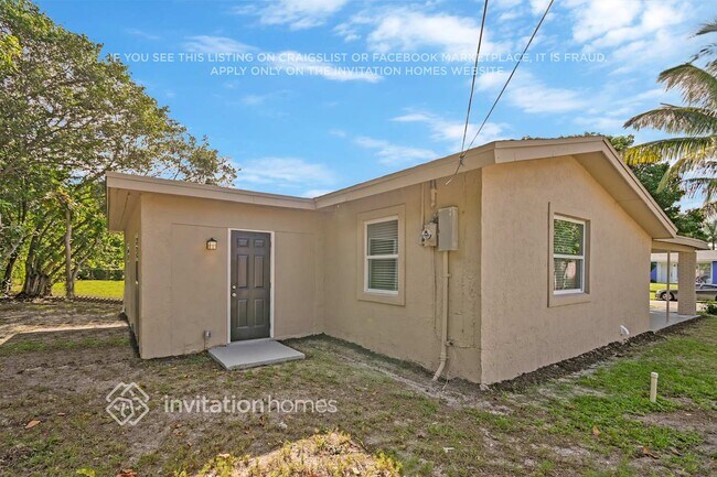 Building Photo - 525 Dolphin Dr