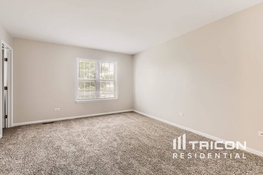Building Photo - 4102 Brenton Dr