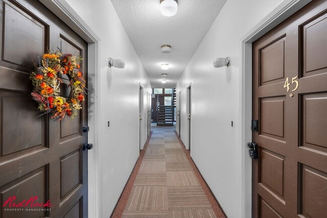 Building Photo - 2 Bedroom Condo in the Heart of St. George!