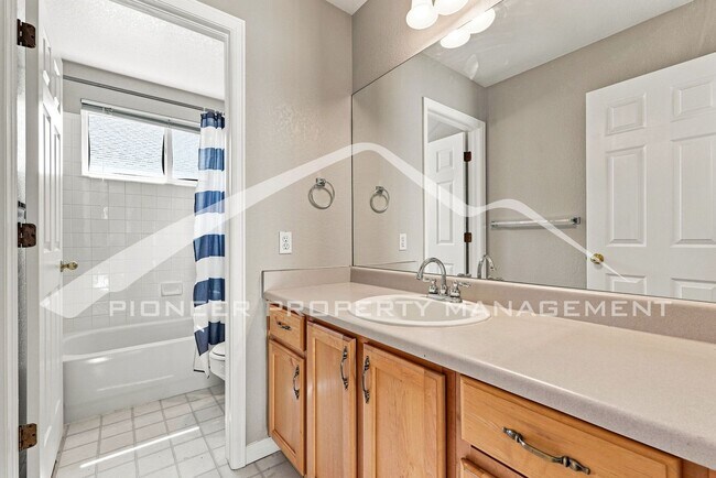 Building Photo - 7978 E Vassar Dr