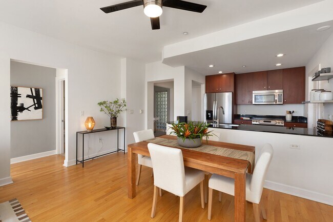 Building Photo - Great natural light in a large condo near ...