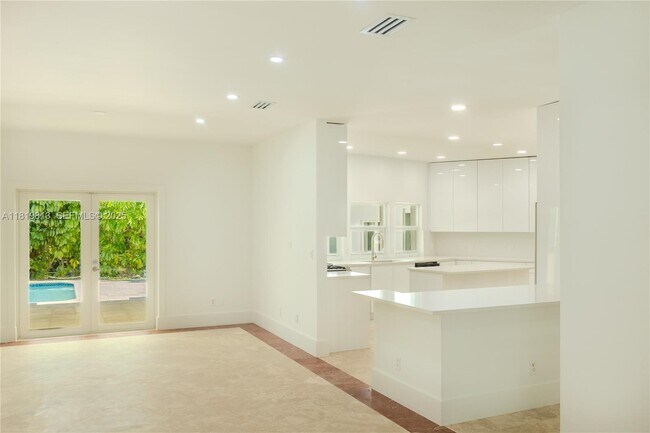 Building Photo - 6540 SW 135th Terrace