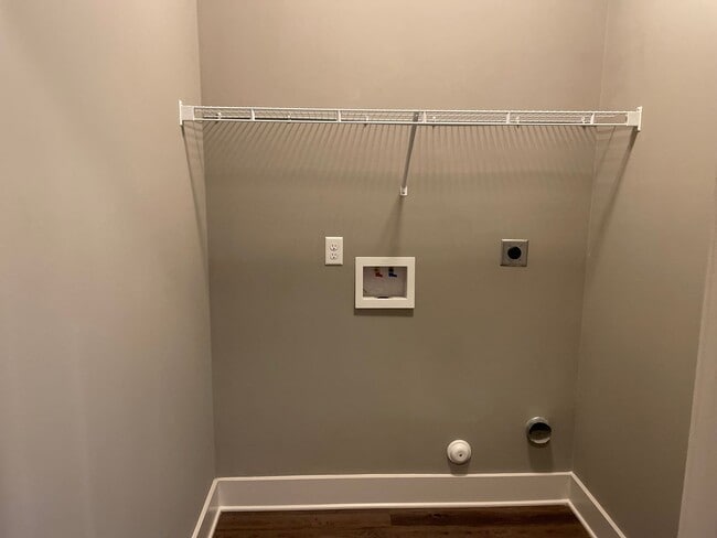 Building Photo - 3 Bedroom Home With Spacious Garage and Fenced Backyard!