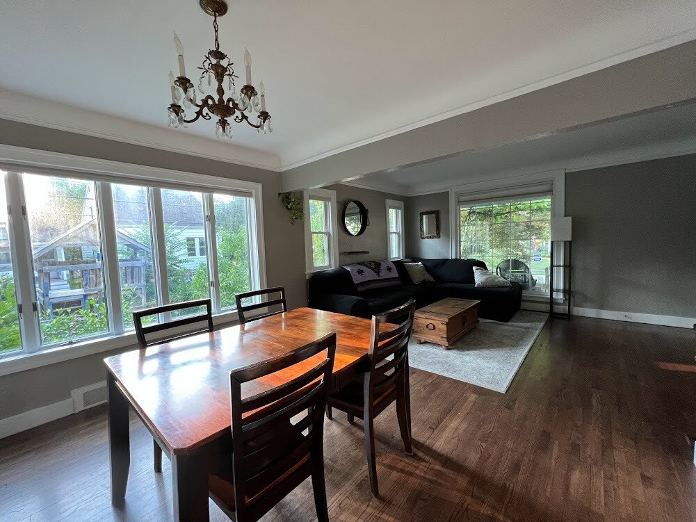 dining room - 1334 Northway St