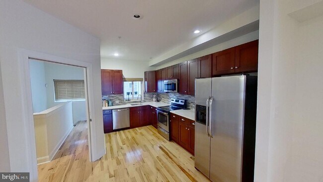 Primary Photo - 823 N 15th St