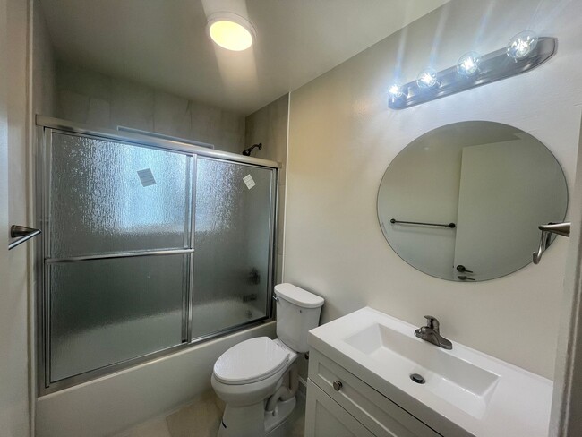 Building Photo - Gower Properties - 046-3