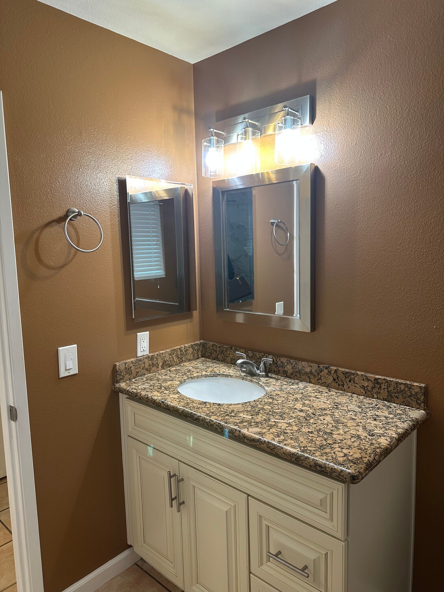 Building Photo - 34041 Emily Way