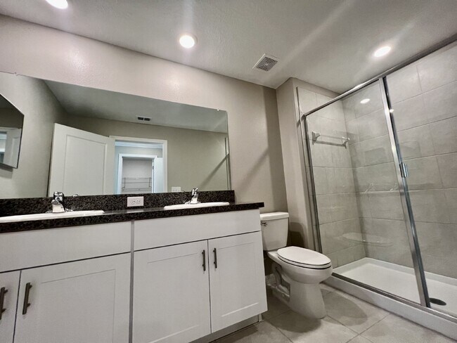 Building Photo - "Charming 3-Bed townhouse with Granite Accents, 2.5 Baths, 1650 Sq Ft – New Flooring and New Paint