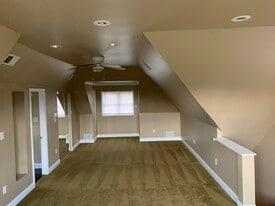 Bedroom #2 with private bath - 325 Hallock St