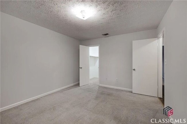 Building Photo - 209 Highland Park Dr