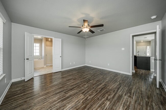 Building Photo - Live, love, and grow in this charming home!