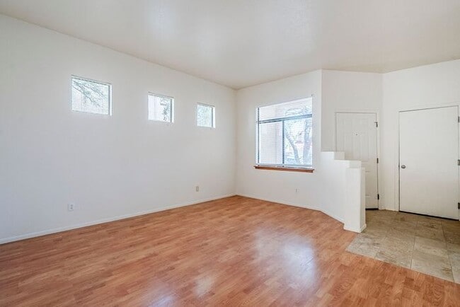 Building Photo - Pending/ Rented - Charming 3-bedroom, 2-ba...