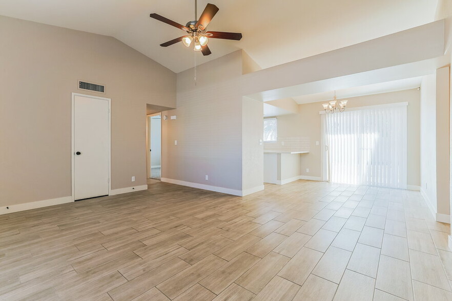 Building Photo - 1415 N Ironwood St