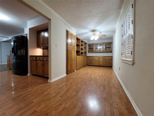 Building Photo - 738 Hawthorne Ln