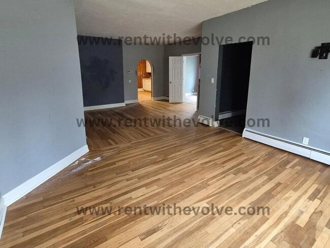 Building Photo - 209 N Walnut St