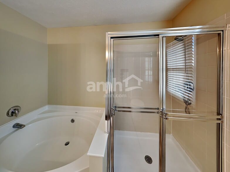 Building Photo - 8093 Willow Brook Crossing Dr