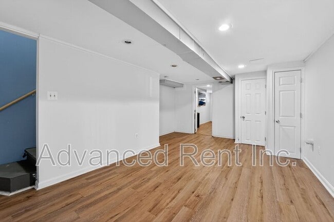 Building Photo - 611 Grundy St