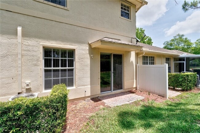 Building Photo - 9943 E Villa Cir
