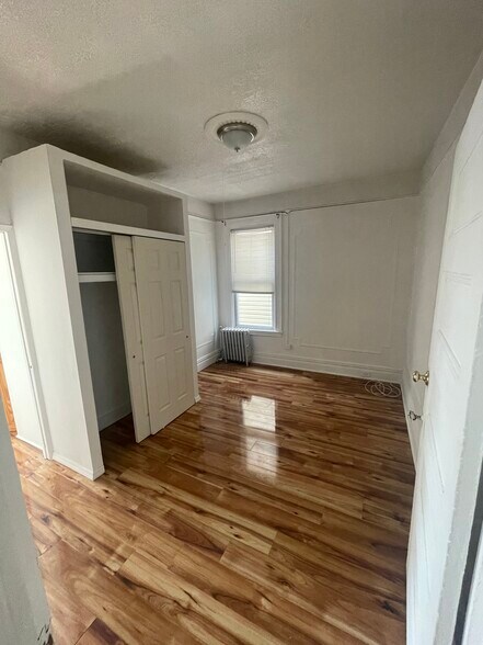 Building Photo - 1217 Beach Ave
