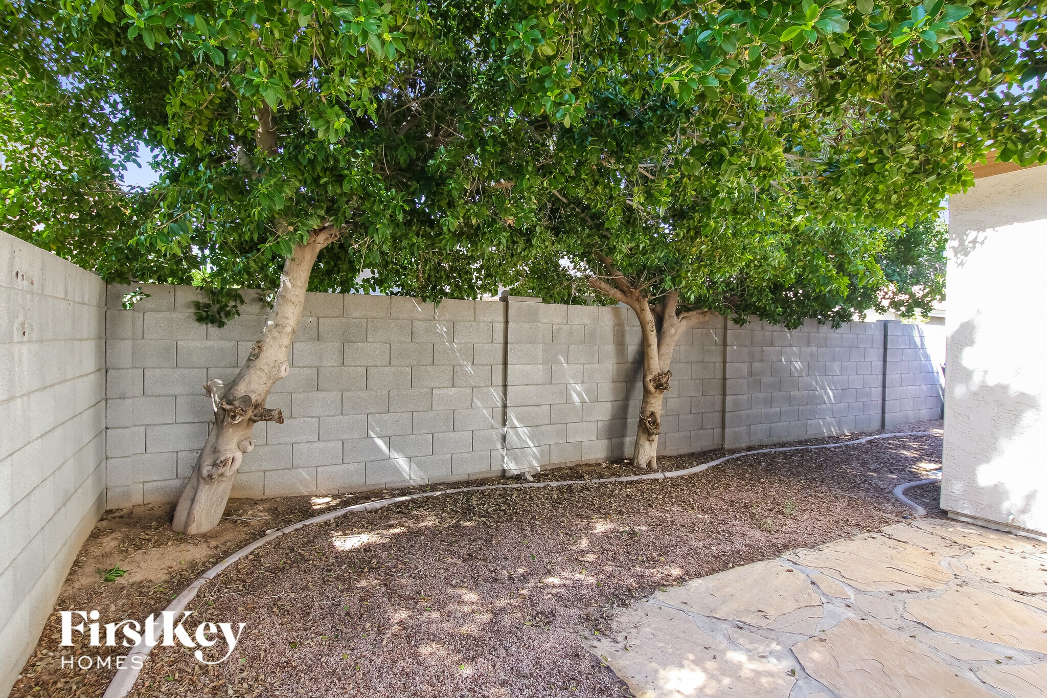 Building Photo - 1848 E Dunbar Dr
