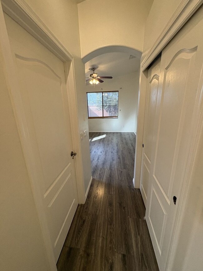 Building Photo - Vail School District Beauty