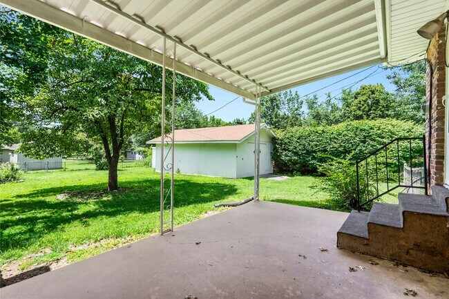 Building Photo - 4267 S Ridgecrest Dr