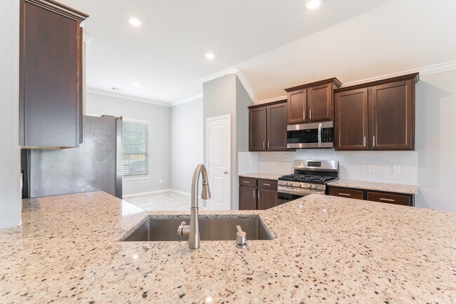 Building Photo - 4583 New Country Dr