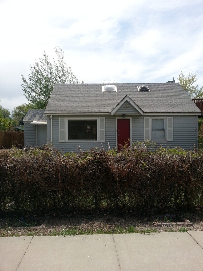 Primary Photo - Cute East Side Cottage 3 Bedroom Home