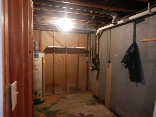 Building Photo - Great 2 Bedroom Duplex In SW Columbia!