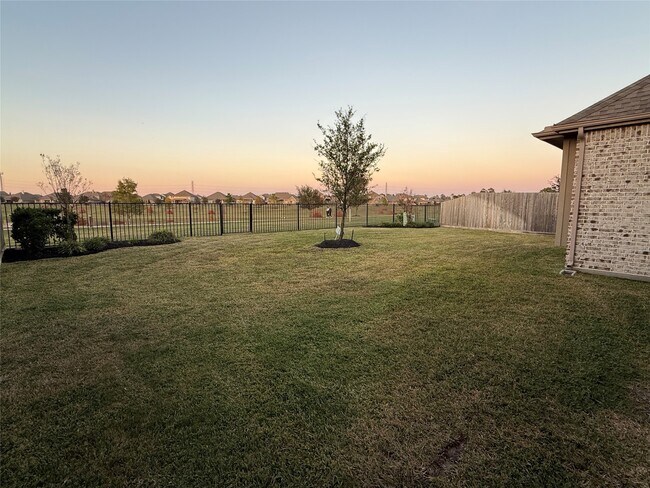 Building Photo - 7414 Evelyn Grv Dr