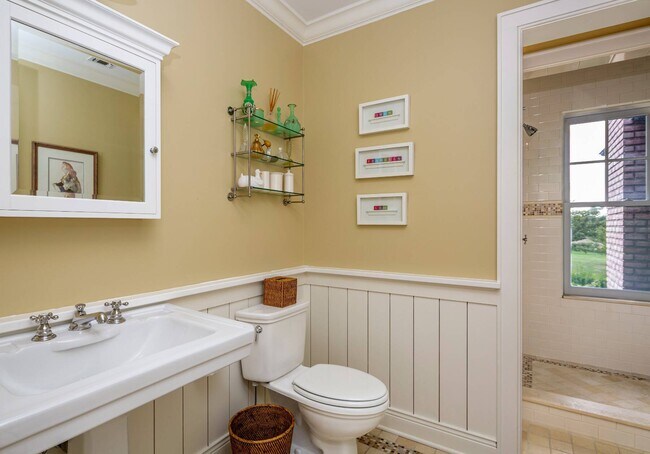 Building Photo - 32 Sagg Rd