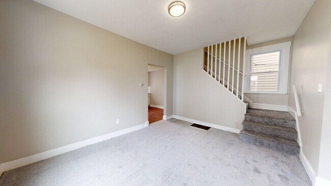 Building Photo - Madison/West Blvd neighborhood: 3 bedroom/1 bath single family home.