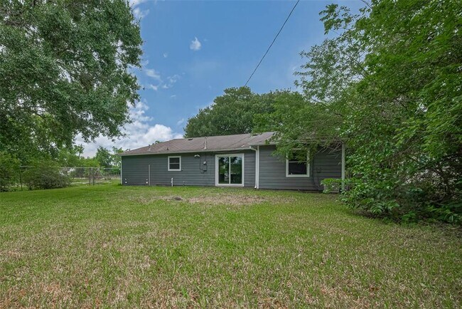 Building Photo - 7702 Darnay Dr